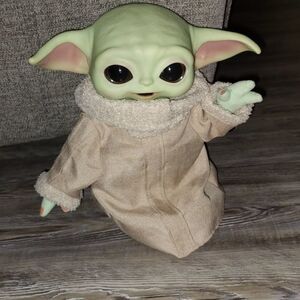 Mandalorian The Child Star Wars Talking Plush Baby Yoda